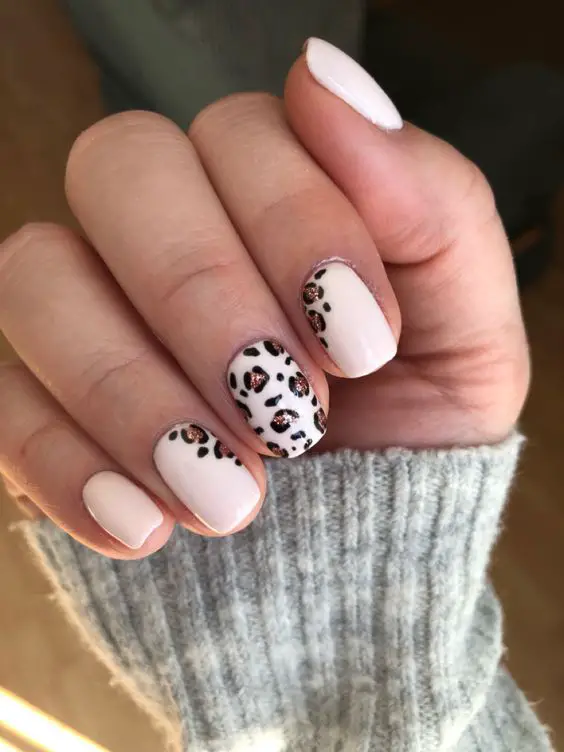 The top leopard nails, leopard print nails, cheetah print nails, cheetah nails, and animal print nails in general