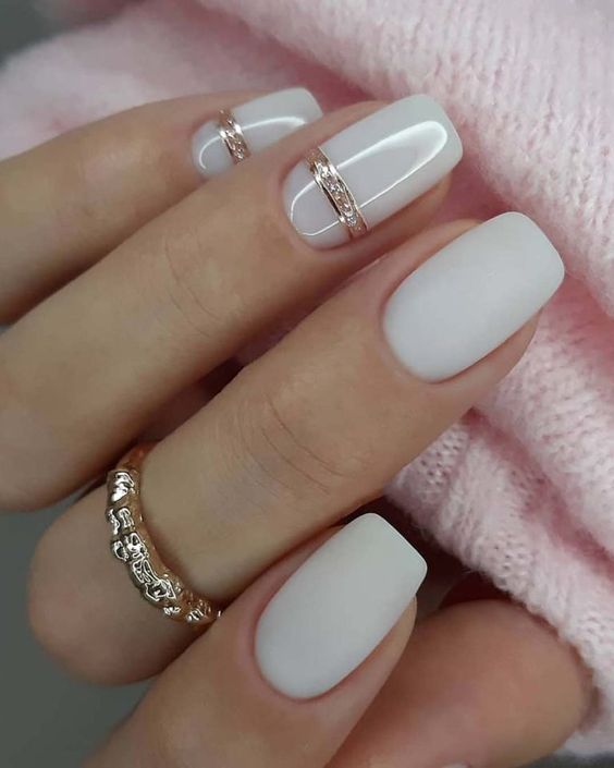 White and gold nails | White and gold nail designs | white and gold nail ideas