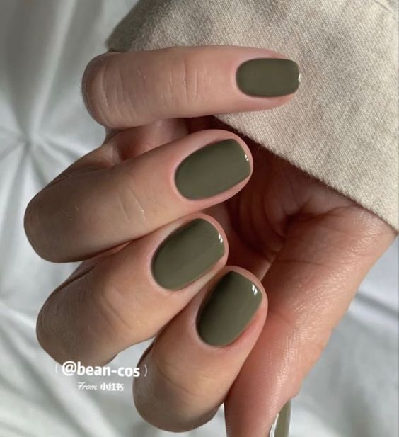 The best olive green nails