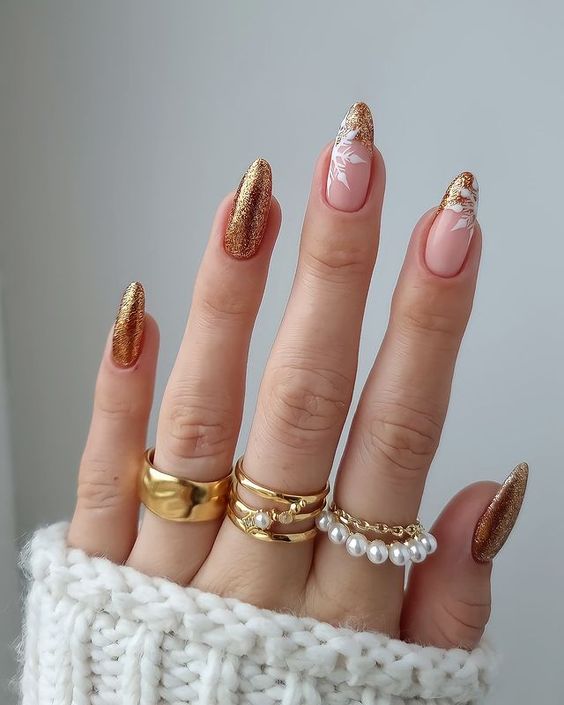 The best Christmas nails, Christmas nail designs, and Christmas nail ideas to try this year