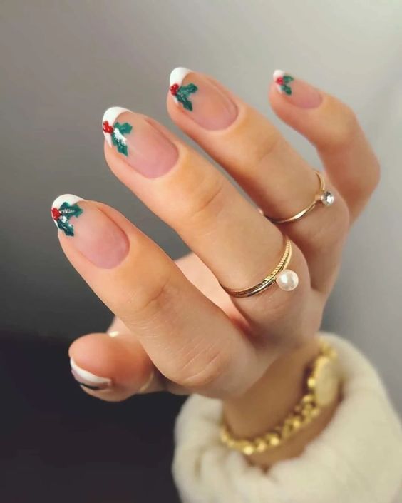 The best Christmas nails, Christmas nail designs, and Christmas nail ideas to try this year