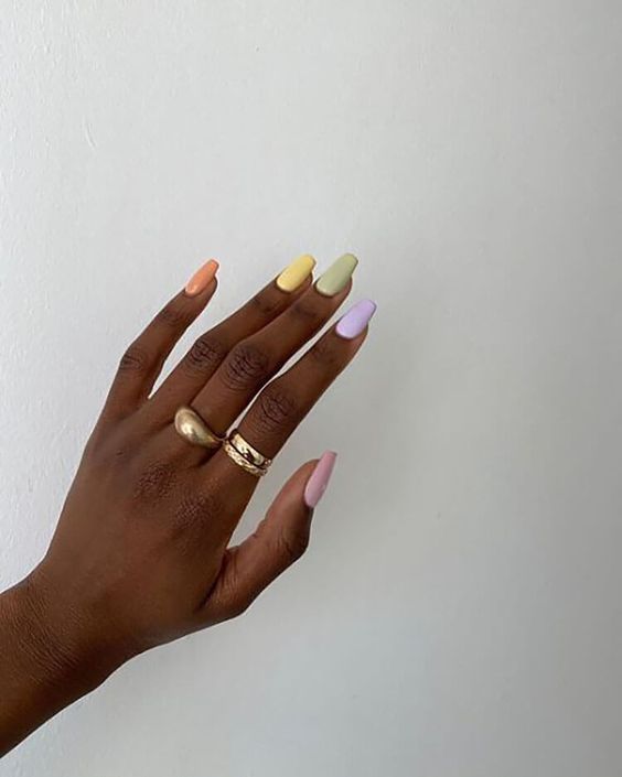 The prettiest pastel nails and pastel nail designs to try