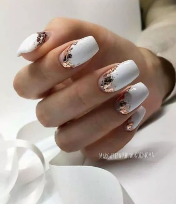 White and gold nails | White and gold nail designs | white and gold nail ideas