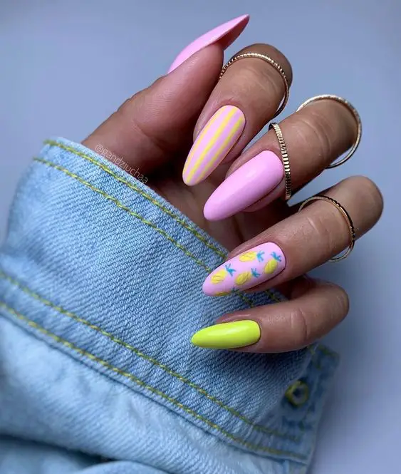 Tropical nails | Hawaiian nails and Hawaiian nail designs | 