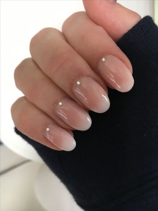 Browse these march nails and april nails to get the perfect spring nails this year!