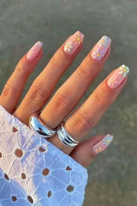 The best April nails and April nail designs for your spring nails