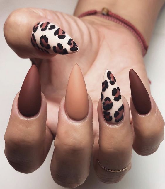 The top leopard nails, leopard print nails, cheetah print nails, cheetah nails, and animal print nails in general