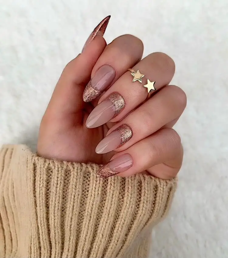 The best Christmas nails, Christmas nail designs, and Christmas nail ideas to try this year