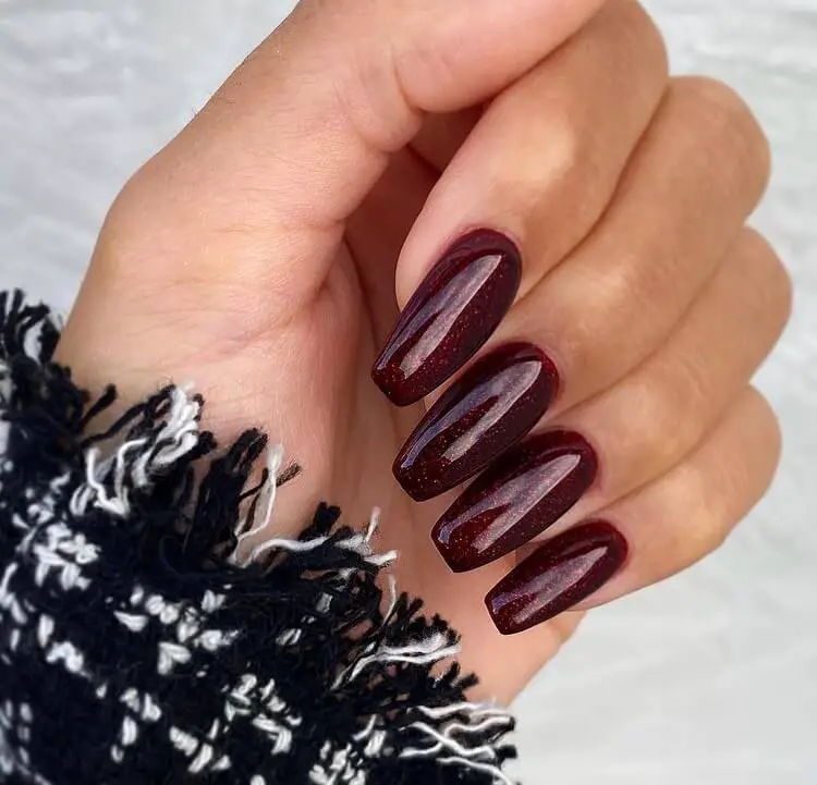 The best Christmas nails, Christmas nail designs, and Christmas nail ideas to try this year