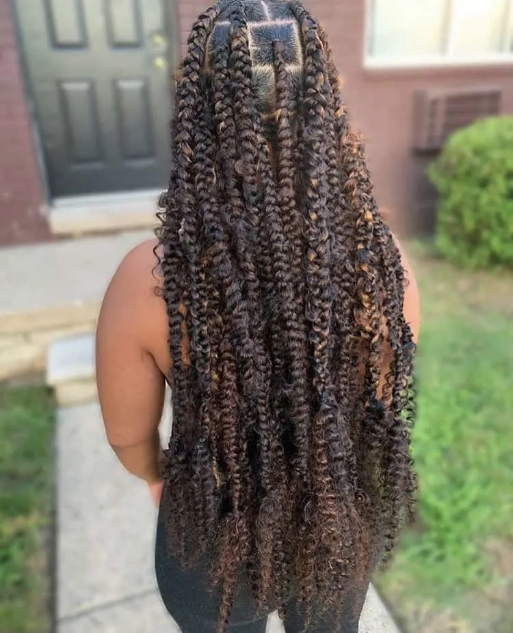 Long brown knotless passion braids 