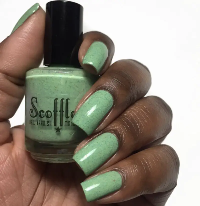 The top light green nails and light green nail designs