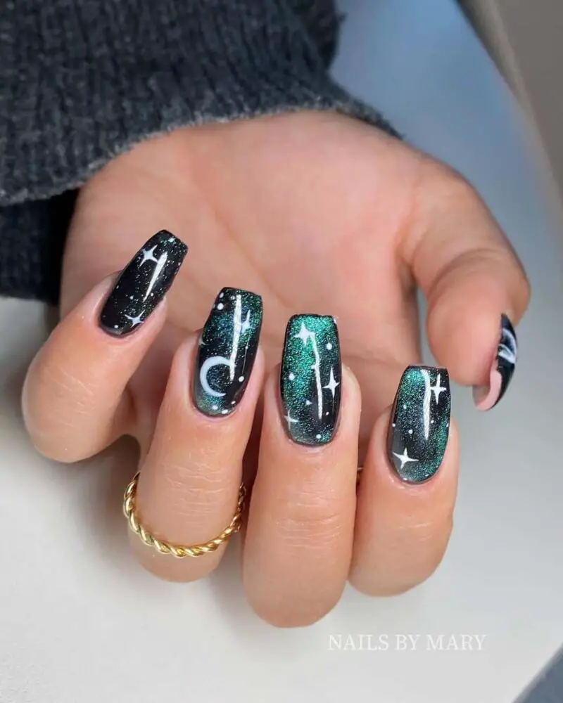 The hottest trend right now: cat eye nails including the classic cat eye nails design and interesting cat eye nail ideas