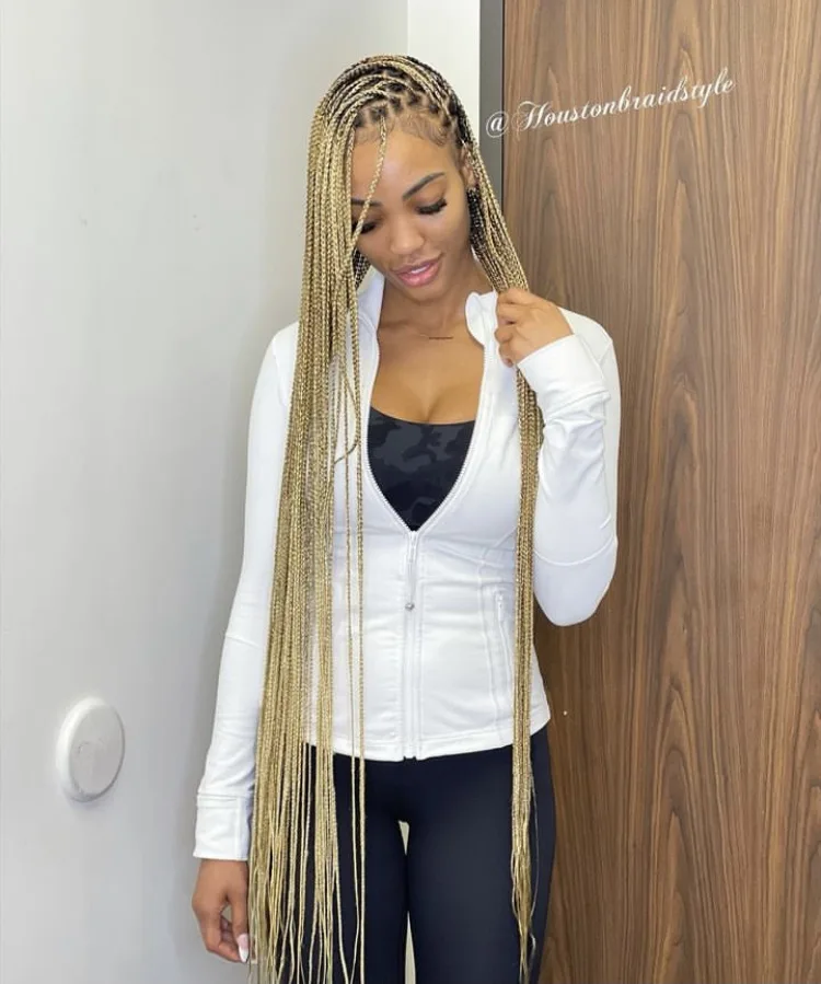 blonde mixed color knotless braids