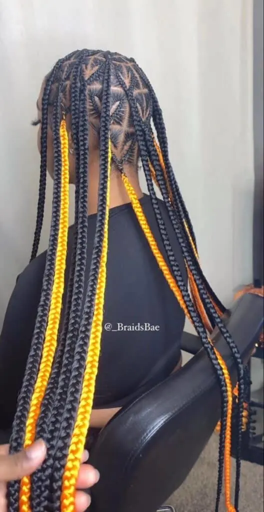 Peekaboo heart part knotless braids 