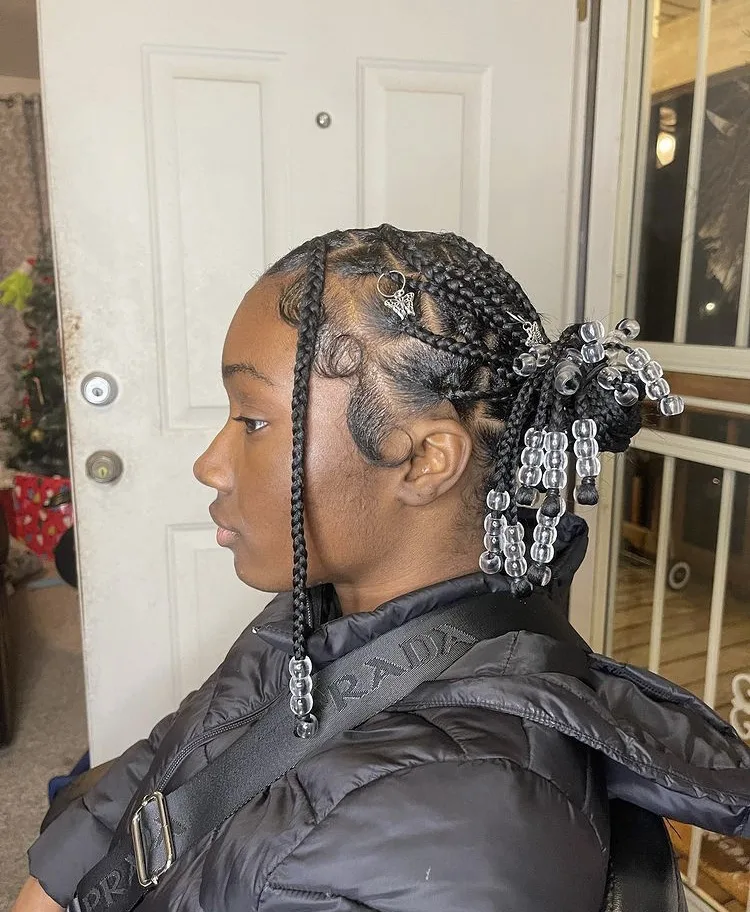 Short knotless braids with beads on natural hair 