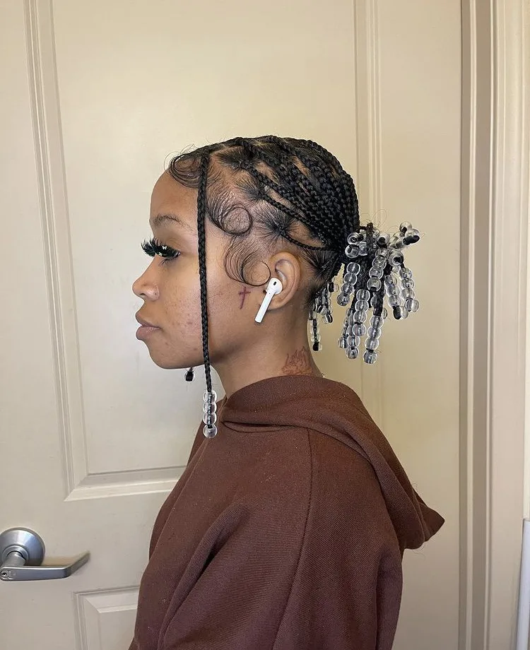 short knotless braids with beads on natural hair 