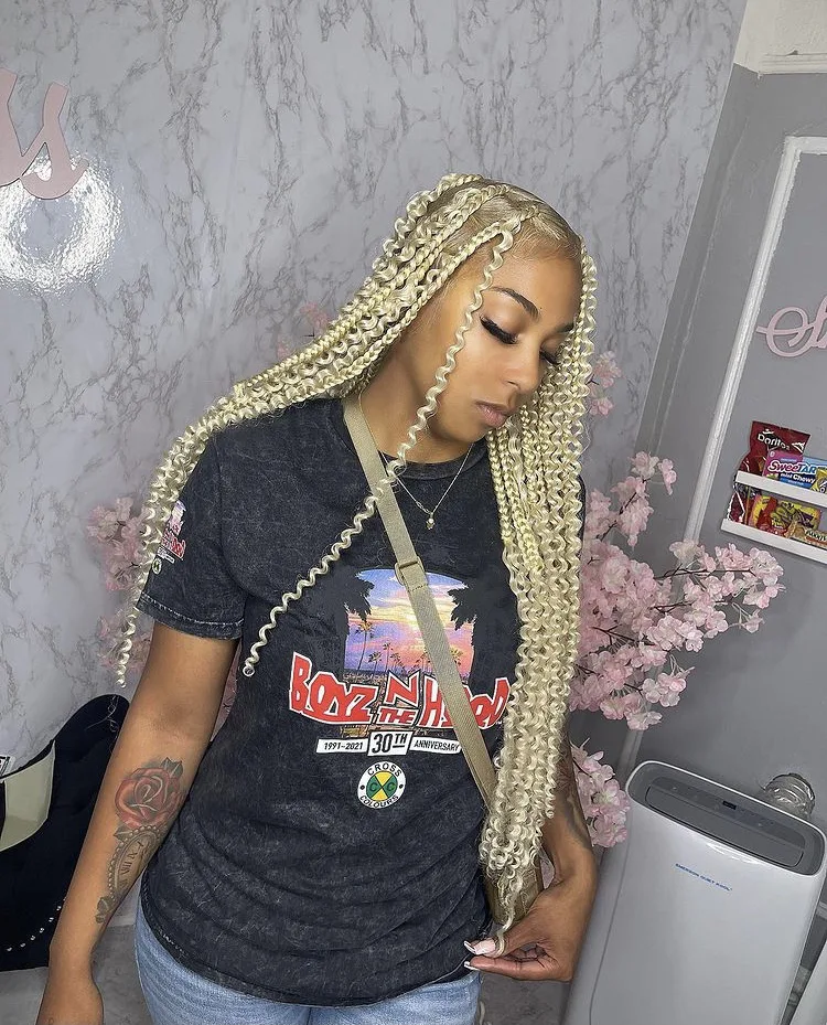 blonde bohemian knotless braids 