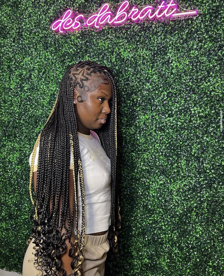 long knotless braids with curly ends