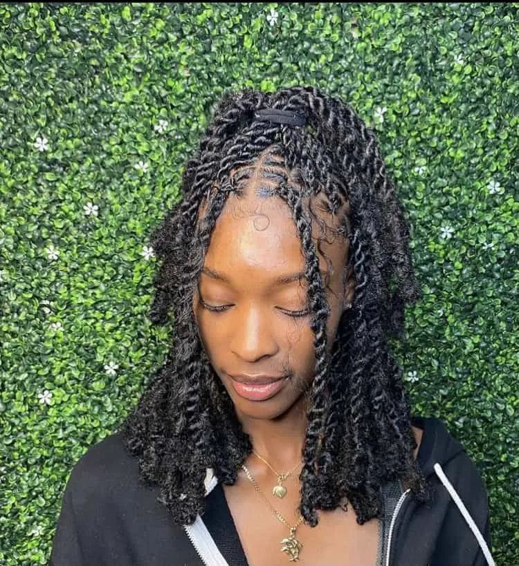 Invisible locs bob with loc knots