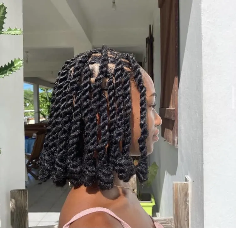 invisible locs bob with loc knots