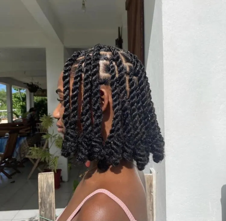 Invisible locs bob with loc knots