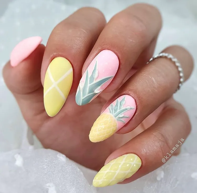 Tropical nails | Hawaiian nails and Hawaiian nail designs | 