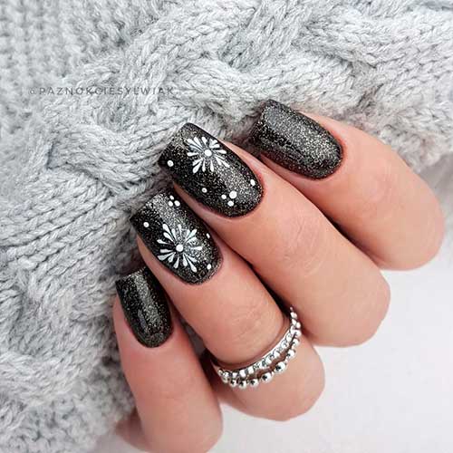 The best January nails, January nail designs, January nail ideas, and winter nails to do right now