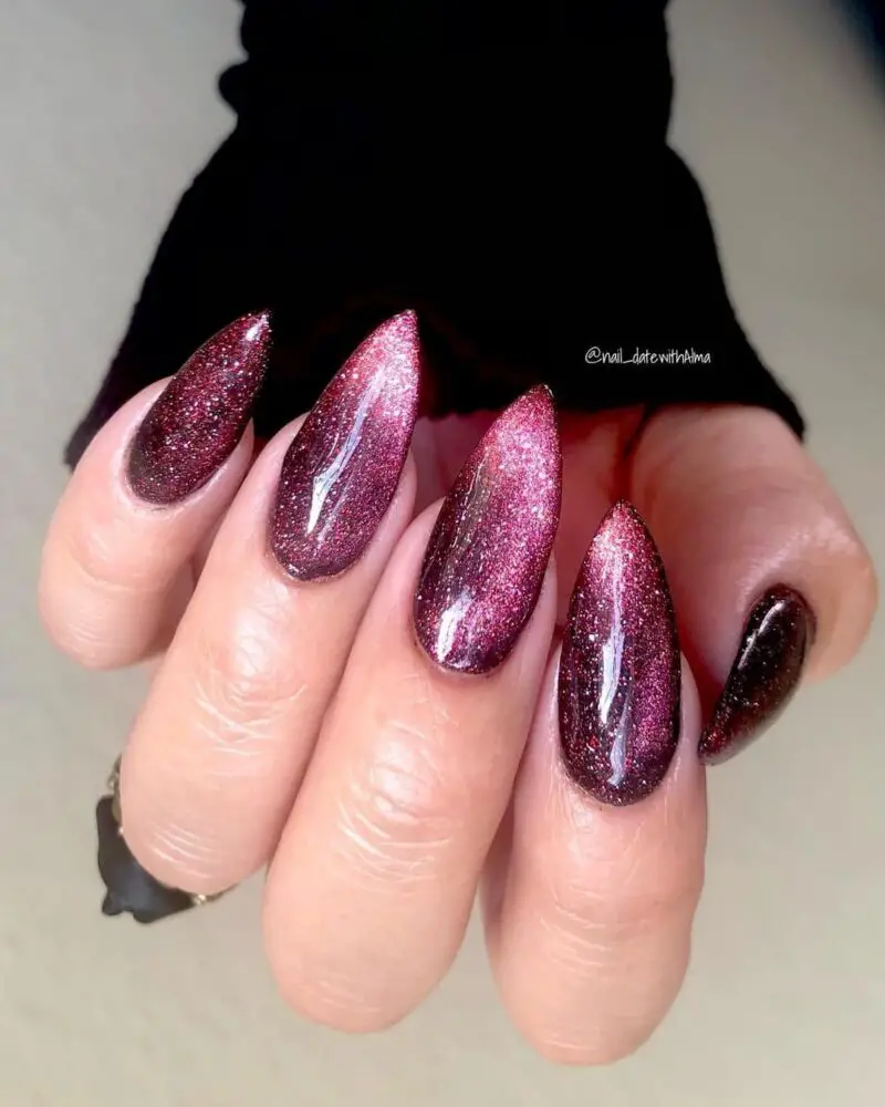 The hottest trend right now: cat eye nails including the classic cat eye nails design and interesting cat eye nail ideas