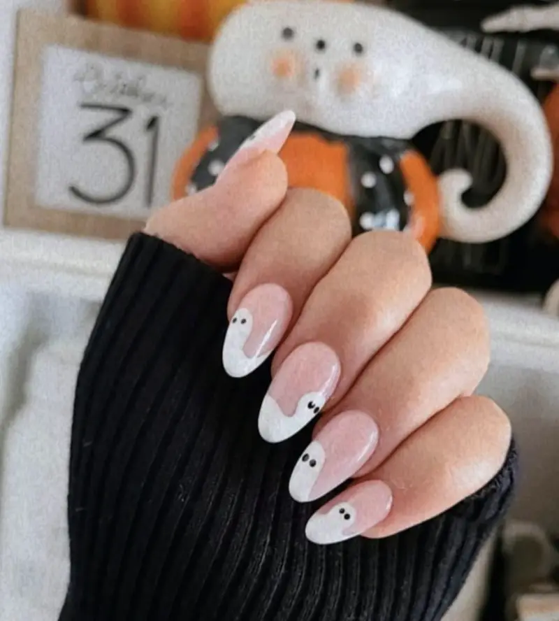 The best Halloween ghost nails designs to do