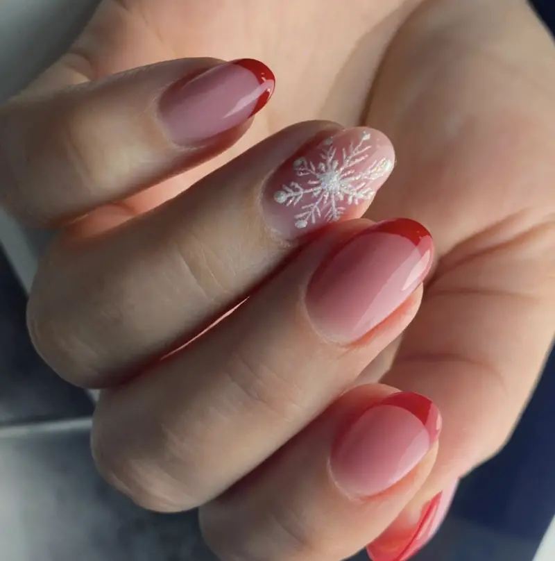 The best Christmas nails, Christmas nail designs, and Christmas nail ideas to try this year