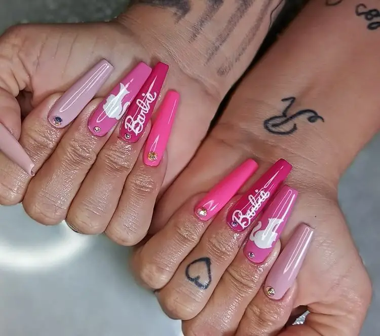 The best barbie nails for the barbiecore aesthetic