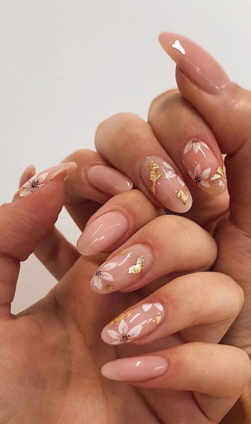 Browse these march nails and april nails to get the perfect spring nails this year!