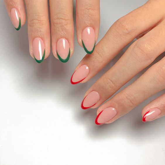 The best red and green nails and red and green nail designs for Christmas to copy | Christmas nails that are trending this year