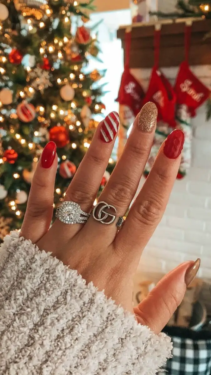 The best Christmas nails, Christmas nail designs, and Christmas nail ideas to try this year