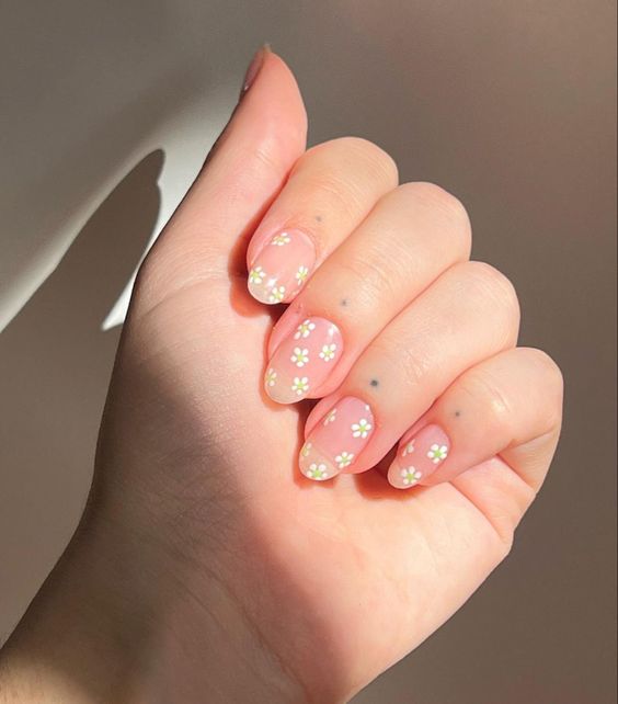 The best April nails and April nail designs for your spring nails