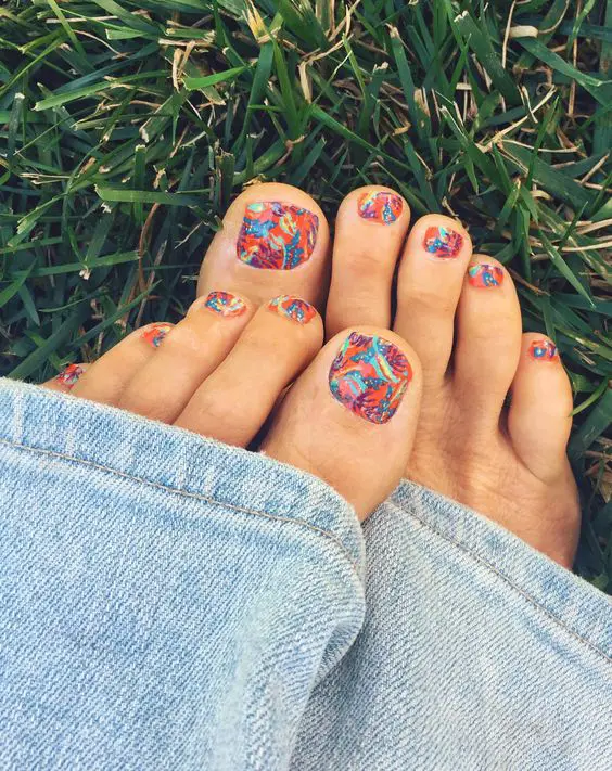 Top pedicure ideas for spring, summer, fall, and winter to try out. Browse these pedicure ideas and pedicure colors now!