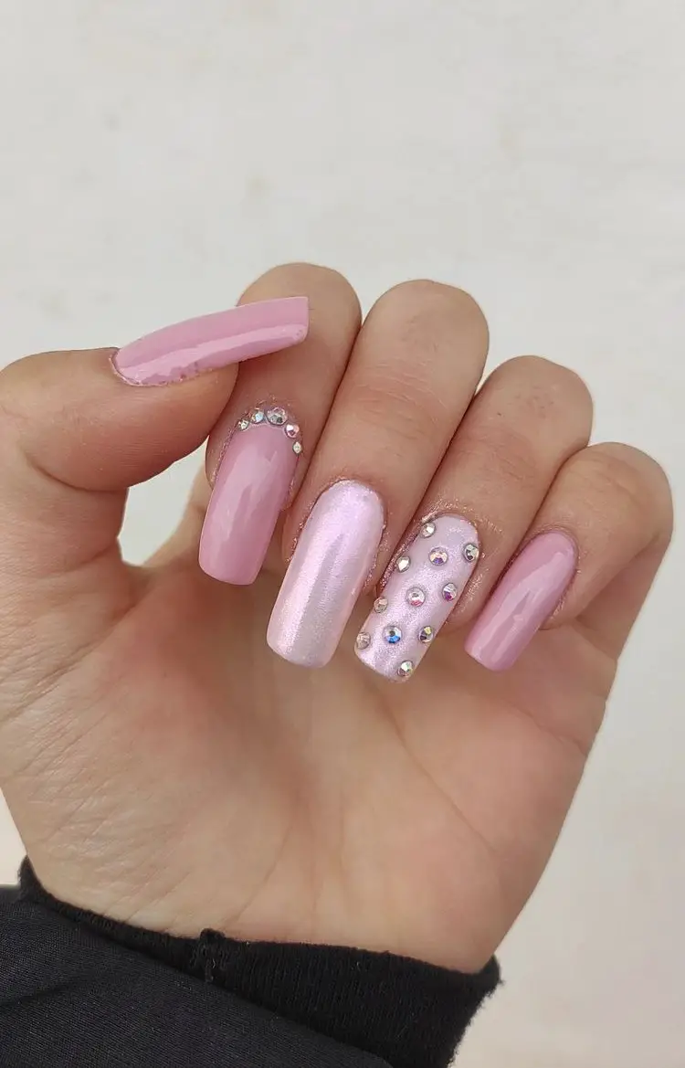 The best barbie nails for the barbiecore aesthetic