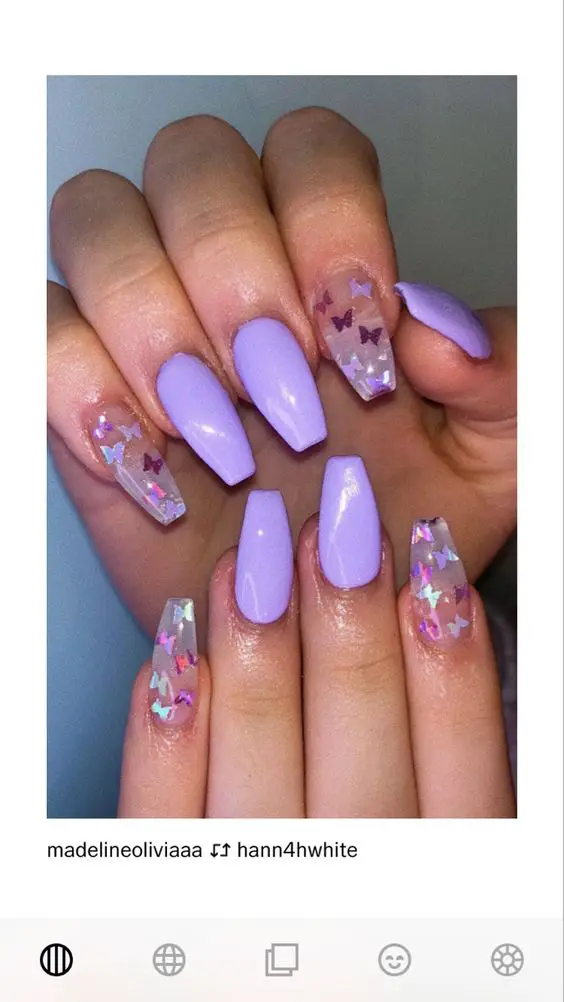 Light purple nails