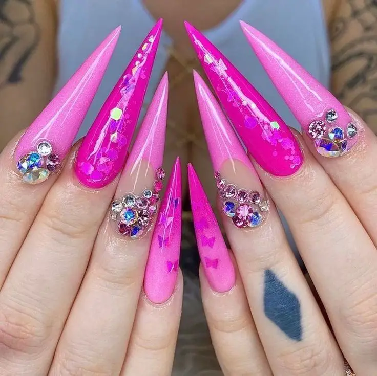 The best barbie nails for the barbiecore aesthetic