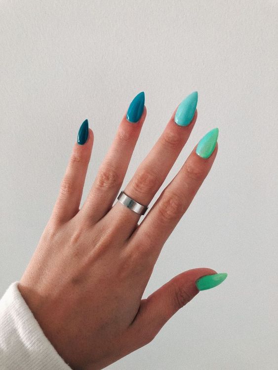 The top turquoise nails and teal nails right now