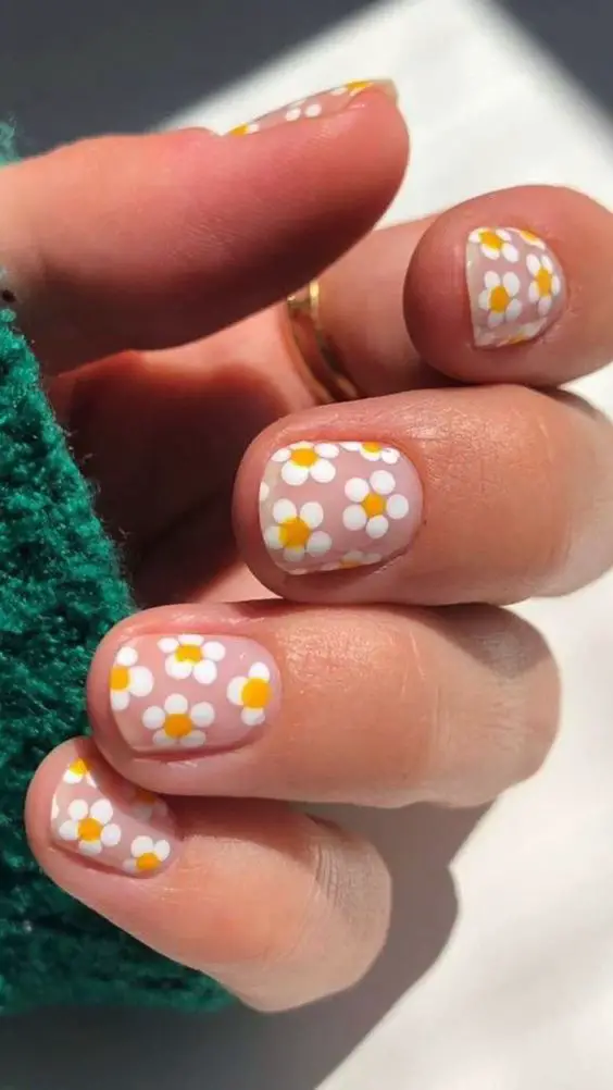 The best March nails, March nail ideas, March nail designs, and spring nails to do this year