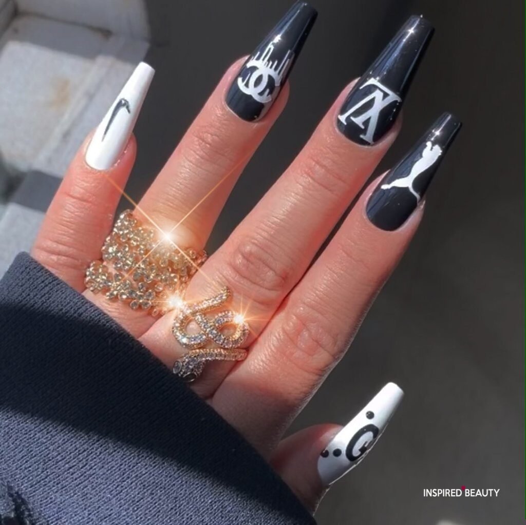 Baddie Chanel Nails in black and white