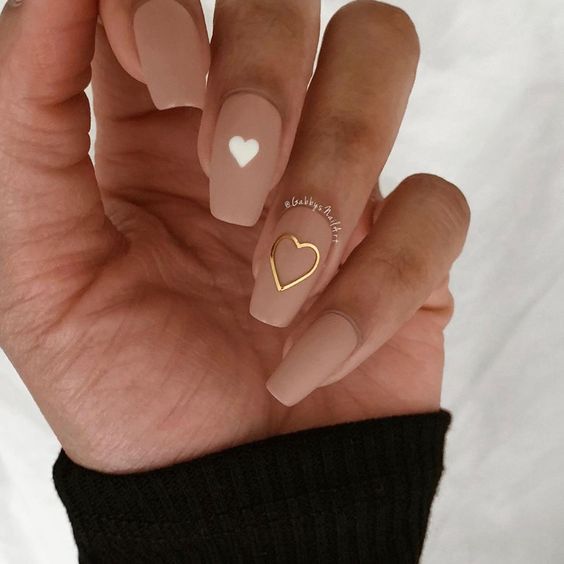 The best Valentine's Day nails designs to try this year