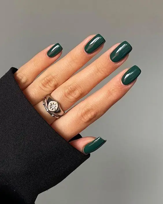 The prettiest winter nails, winter nail ideas, and winter nail designs