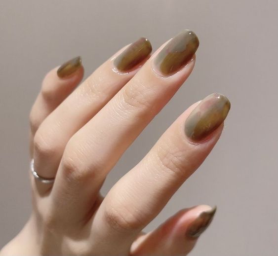 The best olive green nails