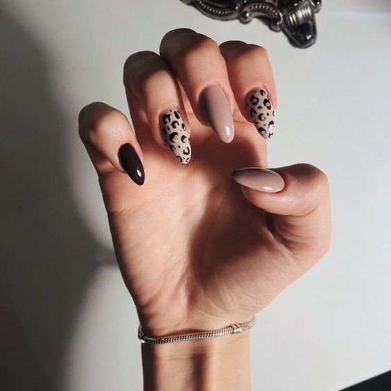 The top leopard nails, leopard print nails, cheetah print nails, cheetah nails, and animal print nails in general