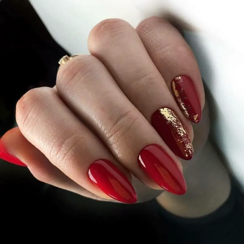 The top red and gold nails designs to try