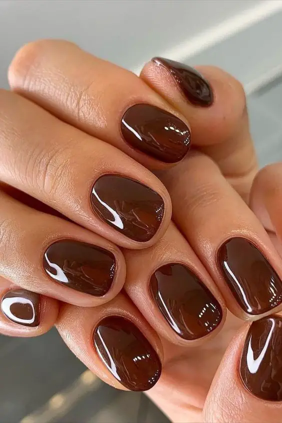 The best January nails, January nail designs, January nail ideas, and winter nails to do right now