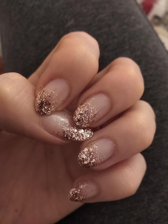 White and gold nails | White and gold nail designs | white and gold nail ideas