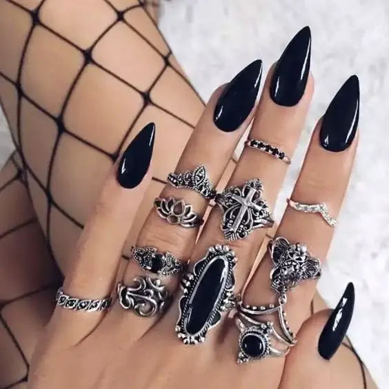 The best Halloween nails designs to try this year